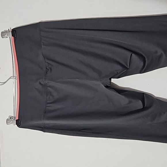 Reebok yoga pants Size Medium - Picture 3 of 5